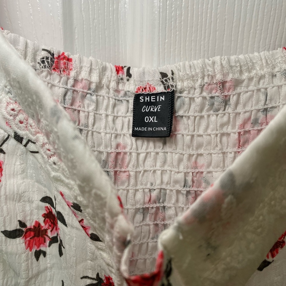 White Floral Romper Playsuit With Puff Sleeves Size 0X NWOT - Picture 5 of 6